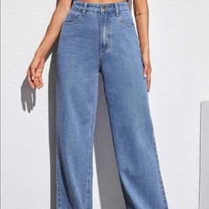 High rise baggy jeans